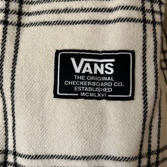 Vans Shacket - Picture 2 of 4